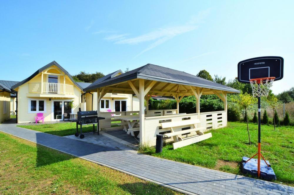 Holiday Resort, Устроне-Морске Экстерьер фото