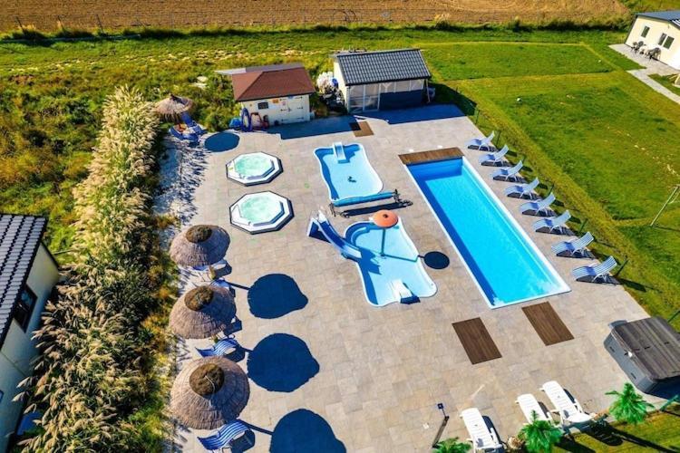 Holiday Resort, Устроне-Морске Экстерьер фото