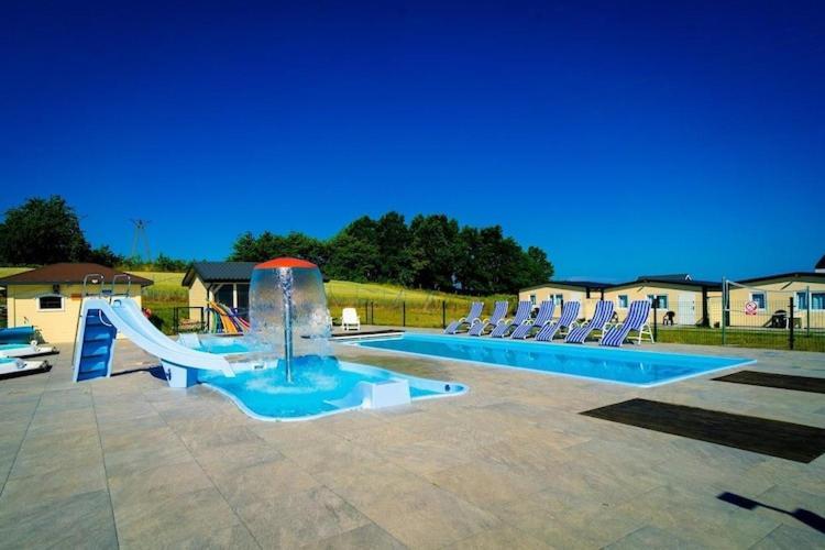 Holiday Resort, Устроне-Морске Экстерьер фото